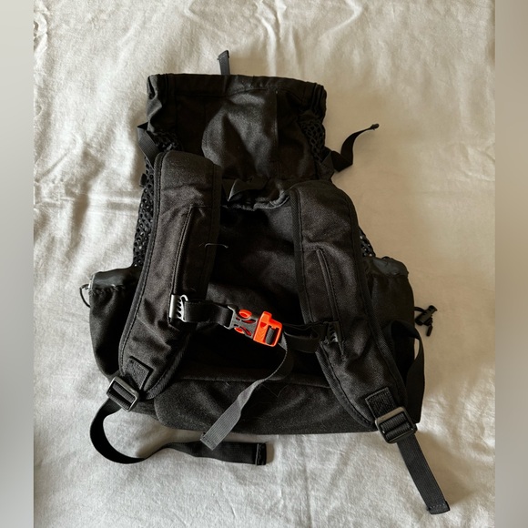 K9 Sport Sack | Dog Carrier Backpack (Medium, Air 2 - Jet Black) Pre-owned - Picture 6 of 10